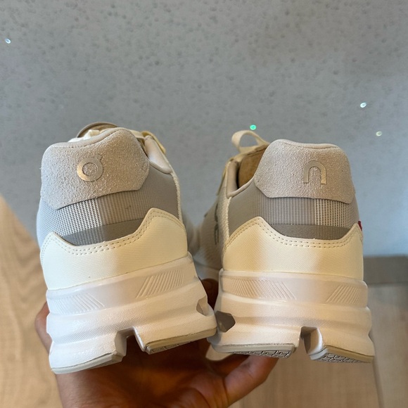 Brand New Cloudrift shoes. Size 10 never worn because they are the wrong size - Picture 6 of 6